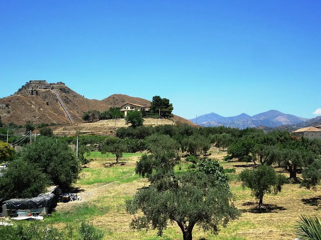 Ciuscia Bed & Breakfast Calatabiano